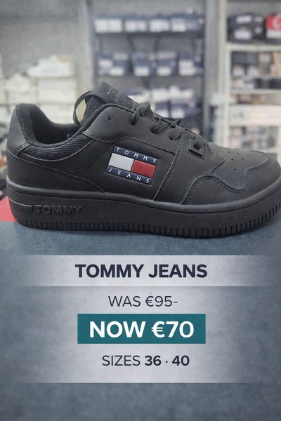 sneakers, low top sneakers, casual shoes, black sneakers, lace up sneakers, walking shoes, discount offer, minimalist, bold, trustworthy, black, neutral